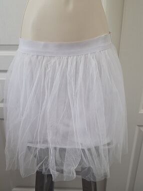 Spirit Halloween | White Tulle Layered Skirt - Classic Women's Skirt -Size M